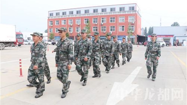 駐周某預(yù)備役團對我市一企業(yè)進行軍事訓練