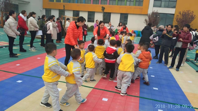 周口市直幼兒園舉行家長半日觀摩活動(dòng)